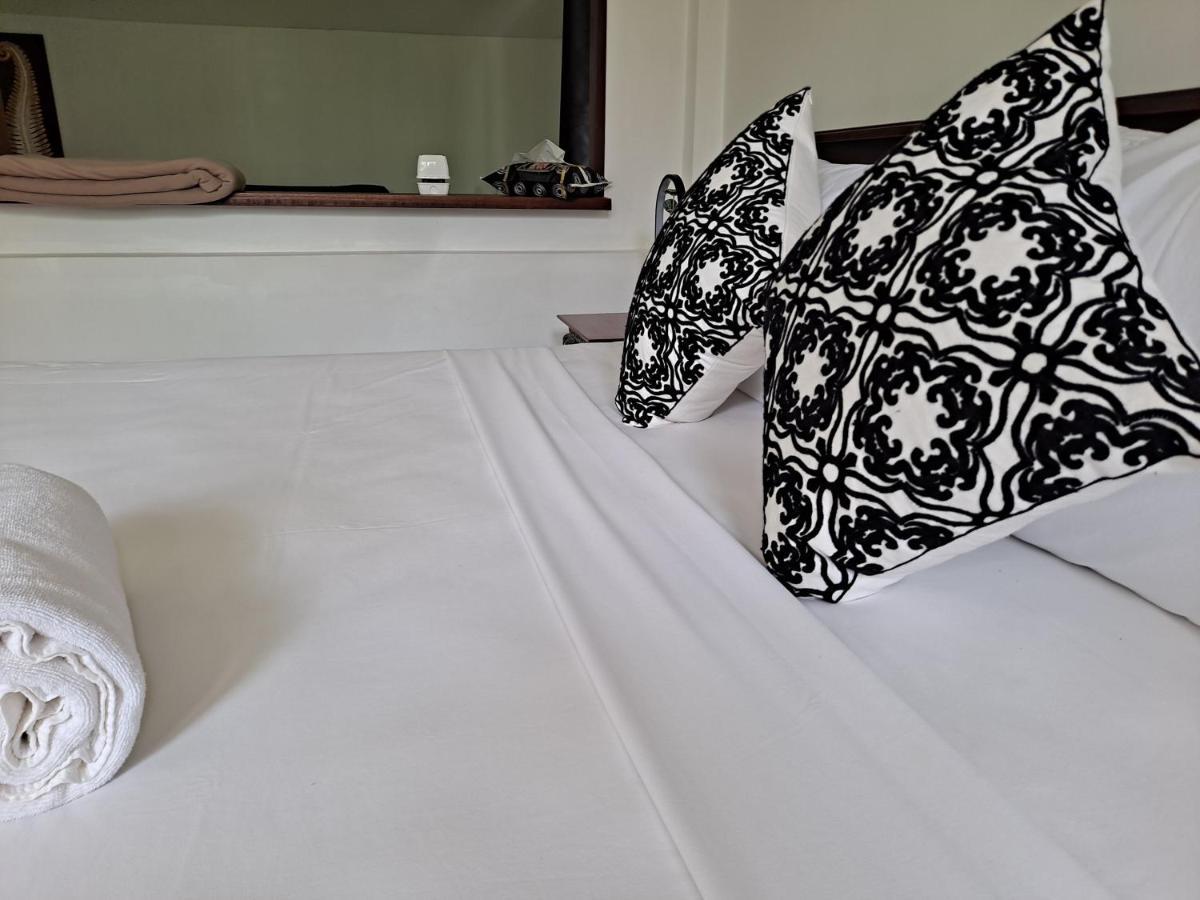 The Beach Boutique Resort Ban Pak Nam Pran エクステリア 写真