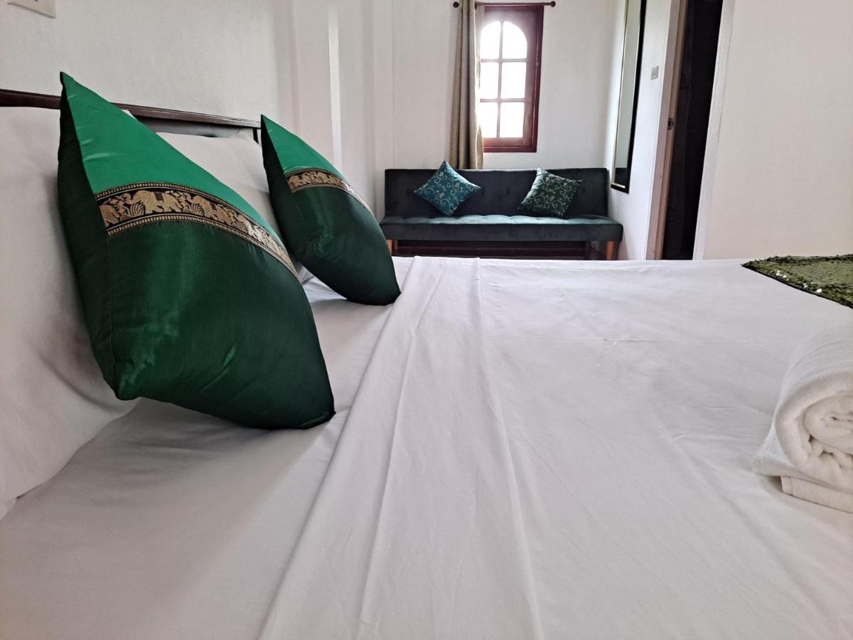 The Beach Boutique Resort Ban Pak Nam Pran エクステリア 写真